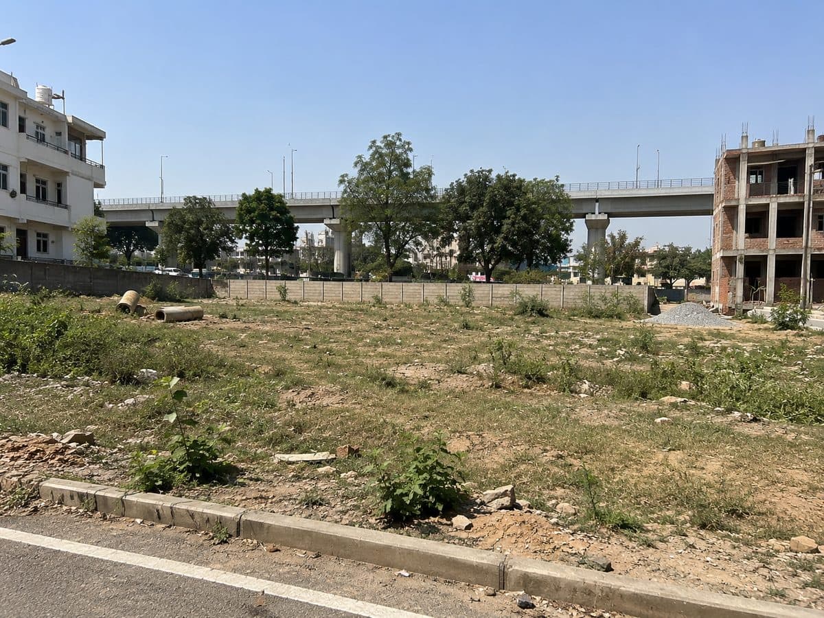 250 sq yd residential plot in New Gurgaon, Gurgaon
